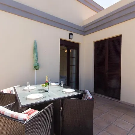 1 - Two Bed Penthouse Lejlighed